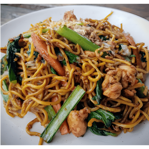 mee goreng ayam (chicken fried noodles)
